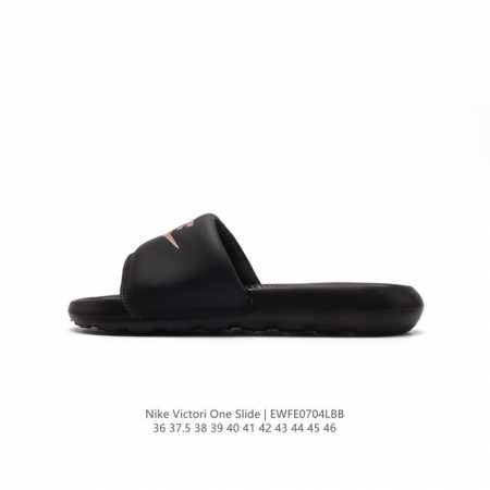 耐克 Nike VICTORI ONE SLIDE 耐克 夏季时尚舒适 高品质 一字拖鞋沙滩鞋拖鞋。采用全新柔软泡棉，响应灵敏，轻盈非凡，打造休闲舒适的穿着体验 - 点击图像关闭