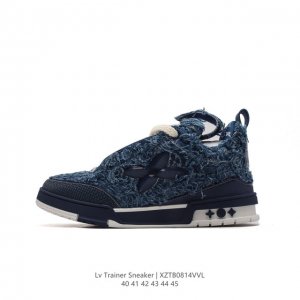 路易威登 Louis Vuitton Lv路易威登板鞋 时尚运动鞋 潮厚底增高鞋 。舒适防滑底和百搭性霸屏整个时尚娱乐圈，细节调整完美主义！鞋面采用柔软皮革织物