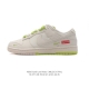 公司级 耐克 Nike Dunk Low Retro 运动鞋复古板鞋。作为 80 年代经典篮球鞋款，起初专为硬木球场打造，后来成为席卷街头的时尚标杆，现以经典细