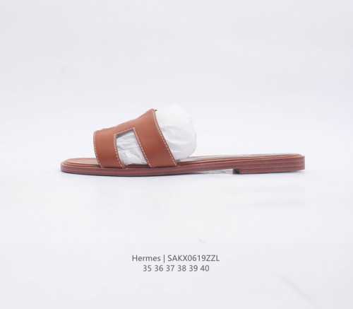 HERMES FOOTWEAR WOMAN 爱马仕 礼装 拖鞋 黑白等多色万年经典爱马士 女神标配 度假 居家 必备 东莞原厂真皮大底平底拖鞋 度假搭配神