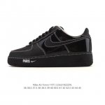 耐克 Nike Air Force 1 '07 Low 空军一号含气垫 低帮百搭厚底增高休闲运动板鞋。柔软、弹性十足的缓震性能和出色的中底设计，横跨复古与现代的