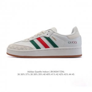 公司级 阿迪达斯 Adidas Originals Gazelle Indoor 复古三叶草防滑透明橡胶板鞋经典运动鞋。这款经典鞋,忠于原版设计,缀撞色三条纹和