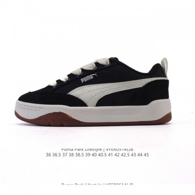 puma 彪马 女运动板鞋，原楦原纸版开发版型，采用环保纤维革组合翻毛皮饰片鞋面材质，外置耐磨橡胶大底蕾哈娜同系面包鞋太好看了！彪马Puma Park Life