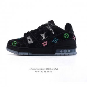 公司级 路易威登 Louis Vuitton Lv路易威登板鞋 时尚运动鞋潮厚底增高男鞋。舒适防滑底和百搭性霸屏整个时尚娱乐圈，细节调整完美主义！采用柔软帆布拼