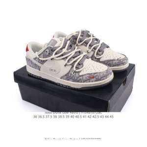 公司级 耐克 Nike Dunk Low Retro 运动鞋复古解构绑带板鞋 双鞋带 联名 蛇年限定。作为 80 年代经典篮球鞋款，起初专为硬木球场打造，后来成