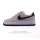 耐克 Nike Air Force 1 '07 Low 空军一号含气垫 低帮百搭厚底增高 小白鞋 休闲运动板鞋。柔软、弹性十足的缓震性能和出色的中底设计，横跨复