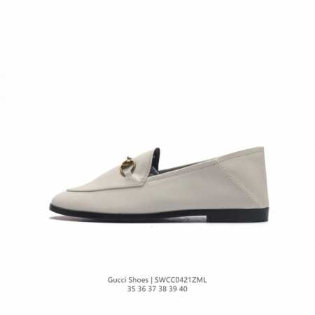 Gucci 古驰 小香风 新款饰扣乐福鞋 这种精致复古的小皮鞋真的美爆了小羊皮材质，上脚巨软，完全就像一双芭蕾舞鞋！原版套楦开模，正品五金复刻，完美还原。 类型 - 点击图像关闭