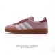 130 阿迪达斯 Adidas Originals Gazelle Indoor复古三叶草防滑透明橡胶板鞋经典运动鞋。这款经典鞋,忠于原版设计,缀撞色三条纹和鞋