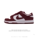 耐克 Nike Sb Dunk Low Pro 男女同款运动鞋复古板鞋，尽情迈步，彰显个性风采。采用柔软皮革鞋面，经久耐穿，塑就如元年款 Dunk 般的复古质感