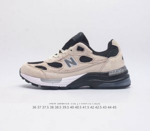 新百伦new Balance 992 复古风格简约经典舒适百搭时尚休闲鞋缓震透气跑步鞋 鞋面采用猪皮革与织物相结合 尼龙网布在拼接工序上极为繁复 彰显质感的同时