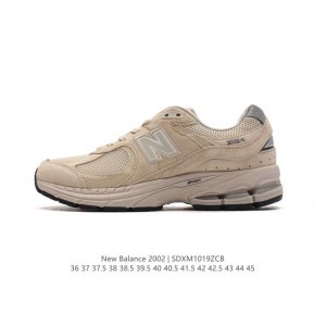 新百伦 New Balance 2002R 跑鞋 男女运动鞋厚底老爹鞋。沿袭了面世之初的经典科技，以 ENCAP 中底配以升级版 N-ERGY 缓震物料。鞋面则