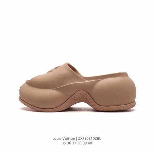 路易威登 女鞋 经典休闲运动鞋奢侈品百搭厚底增高拖鞋 时尚休闲凉拖鞋 沙滩鞋，在今年仍然很受欢迎。不挑衣服穿，也不挑包，随便搭。它穿上脚超级舒服，很软，还可以增