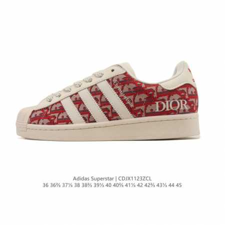 阿迪达斯 Adidas Superstar 2025年新款鞋子 经典贝壳头系列 新款休闲板鞋潮流男女士运动鞋 。鞋面帆布拼接材质 标志性的贝壳鞋头，简约的线条。 - 点击图像关闭