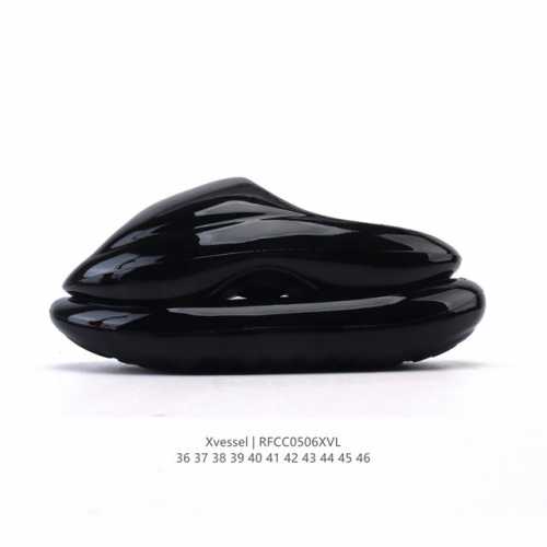 新品公司级 X Vessel拖鞋，夏日新宠！全新设计的X Vessel Noah's Ark拖鞋 沙滩拖鞋，时尚前卫，仿佛踩上了宇宙飞船！亮面鞋身一体化设计，干