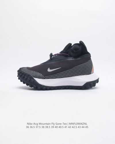 耐克 Nike Acg Mountain Fly Gore-Tex 机能风格跑步鞋休闲运动鞋 采用匠心设计 打造耐穿迅疾风格 让你在沙漠 峡谷和深山中探险时也能