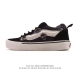 万斯 Vans Knu-Skool Vr3 Lx 面包鞋皮革拼接鞋面。坎普尔 茱利安系列低帮复古硫化休闲运动板鞋“肥胖版大Logo”要说整个 年最为热门的鞋型之