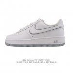 耐克 Nike Air Force 1 '07 Low 空军一号含气垫 小白鞋 低帮百搭厚底增高休闲运动板鞋。柔软、弹性十足的缓震性能和出色的中底设计，横跨复古