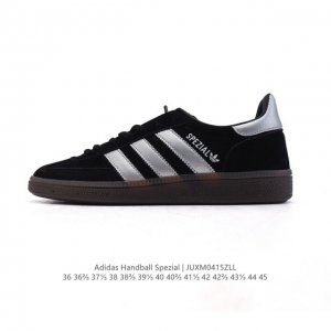 阿迪达斯 Adidas Handball Spezial 低帮三叶草学院风复古休闲板鞋 德训鞋 橡胶底柔软皮革经典运动鞋板鞋。圆头、缝合拼接设计、正面绑带、鞋舌