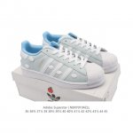 阿迪达斯 Adidas Superstar 三叶草经典贝壳头系列 新款休闲板鞋潮流男女士运动鞋 。鞋面柔软皮革材质 标志性的贝壳鞋头，锯齿三条纹，简约的线条。就