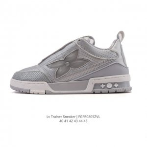 Lv Skate Sneaker 路易威登 2025年新款运动板鞋 蛇年限定 春夏秀场初次亮相，此次以粒面牛皮革焕新呈现。加垫鞋领和鞋舌援引滑板鞋设计，科技鞋带