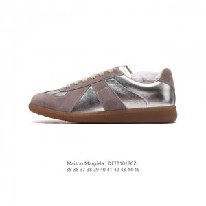 公司级 Maison Martin Margiela 马丁 马吉拉 德训休闲板鞋。牛皮革柔软细腻的特点与麋鹿皮的绒毛质感相结合，使其既有超高的柔软舒适度，又同时