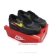 NIKE耐克运动鞋 Air max 90 健身运动跑鞋休闲鞋 复古风十足！Air Max 90 作为 Nike 旗下最经典的鞋型之一，凭借着百搭的造型，获得众多