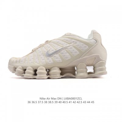 耐克 Nike Shox Tl 男女子运动鞋厚底增高老爹鞋，令机械力学缓震性能跃升新层次。采用透气网眼鞋面和全掌型 Nike Shox 技术，革新演绎经典 20