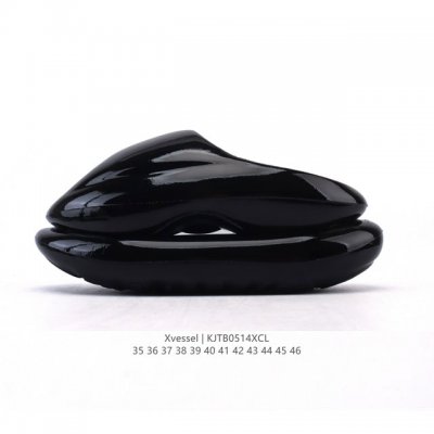 新品公司级 X Vessel拖鞋，夏日新宠！全新设计的X Vessel Noah's Ark拖鞋 沙滩拖鞋，时尚前卫，仿佛踩上了宇宙飞船！亮面鞋身一体化设计，干