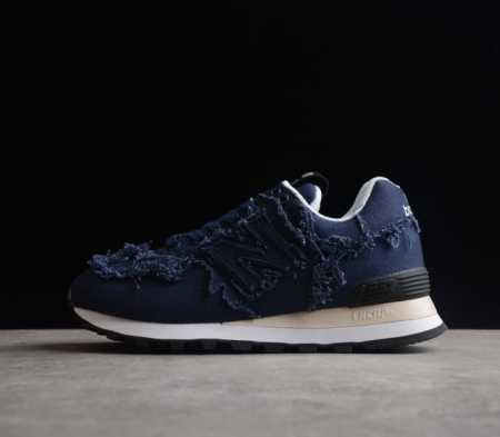 MiuMiu x New Balance 574 时尚运动休闲鞋 女款蓝色 Miu Miu和New Balance合作推出新款鞋履 亮相2022春夏时装秀 毛 - 点击图像关闭