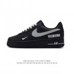 公司级 耐克 Nike Air Force 1 '07 Low 空军一号含气垫 低帮百搭厚底增高休闲运动板鞋。柔软、弹性十足的缓震性能和出色的中底设计，横跨复古