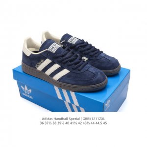 阿迪达斯 Adidas Handball Spezial 低帮三叶草学院风复古休闲板鞋 德训鞋 橡胶底柔软皮革面经典运动鞋板鞋。圆头、缝合拼接设计、正面绑带、鞋