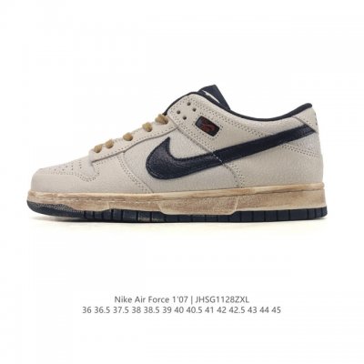 耐克 Nike Dunk Low Retro 运动鞋复古板鞋，作为 80 年代经典篮球鞋款，起初专为硬木球场打造，后来成为席卷街头的时尚标杆，现以经典细节和复古