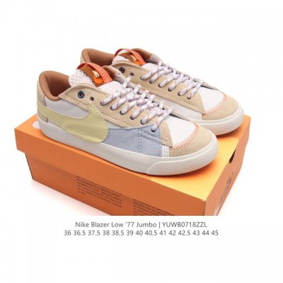 耐克 Nike Blazer Low '77 Jumbo 运动鞋，抓地板鞋，革新重塑经典街头人气鞋款，采用人气传统外观，巧搭大号耐克勾勾设计和宽大鞋带。柔软泡绵