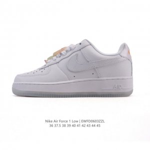 耐克 Nike Air Force 1 '07 Low 空军一号含气垫 小白鞋 2025年 蛇年新款 低帮百搭厚底增高休闲运动板鞋。柔软、弹性十足的缓震性能和出