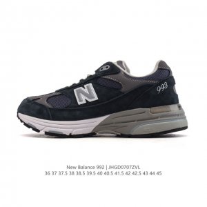 公司级 新百伦New Balance 992 复古风格简约经典舒适百搭时尚休闲鞋缓震透气跑步鞋。鞋面采用猪皮革与织物相结合，尼龙网布在拼接工序上极为繁复，彰显质