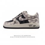 公司级 耐克 Nike Air Force 1 '07 Low 空军一号含气垫 小白鞋 低帮百搭厚底增高休闲运动板鞋。柔软、弹性十足的缓震性能和出色的中底设计，