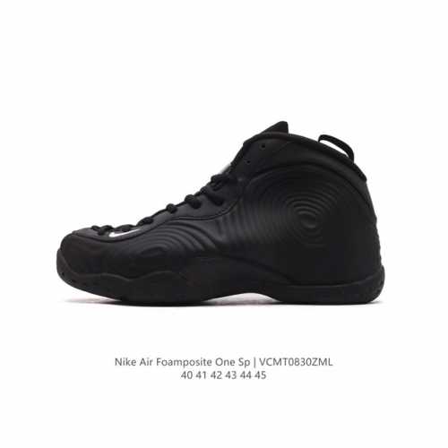 公司级 耐克nike Air Foamposite One 篮球运动鞋 ，它是一双内场的后卫战靴，97年1月份首期发行，使用foamposite一次成型的喷塑鞋