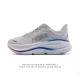 170 hoka畅行无阻 Hoka One One Bondi 9 舒适百搭耐磨轻便 低帮跑步鞋 男女款。Bondi 9 最显著的变化在于其鞋底单元，原本扎实可