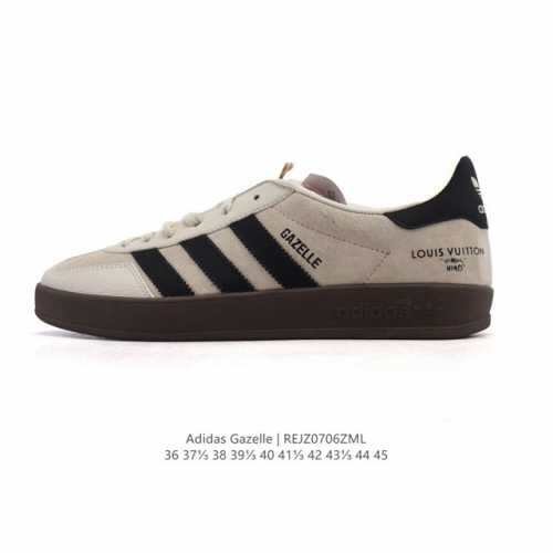 公司级 阿迪达斯 Adidas 三叶草Gazelle系列休闲鞋男女经典运动鞋，鞋身特殊的猪八皮革材质和简单百搭的特点，让 Gazelle 一直活跃在街头。T字鞋