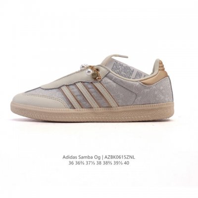 公司级 阿迪达斯 德训鞋 Adidas Originals Samba Og Shoes 经典运动鞋小白鞋 T头鞋 女鞋 彰显休闲摩登风情的时尚经典鞋。它诞生于