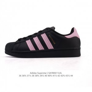 真标 阿迪达斯 Adidas Superstar 2025年新款鞋子 蛇年新款经典贝壳头系列 新款休闲板鞋潮流男女士运动鞋。鞋面柔软皮革拼接材质 标志性的贝壳鞋