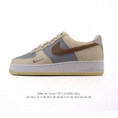 耐克 Nike Air Force 1 '07 Low 空军一号含气垫 低帮百搭厚底增高 小白鞋 休闲运动板鞋。柔软、弹性十足的缓震性能和出色的中底设计，横跨复