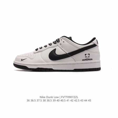真标 耐克 Tightbooth X Nike Sb Dunk Low 联名熊猫 滑板鞋。鞋面采用麂皮和皮革材质打造，带来不俗的视觉层次感。其中在白色皮革上印有 - 点击图像关闭