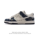 真标 耐克 Nike Dunk Low Retro 运动鞋复古板鞋 路易威登联名。作为 80 年代经典篮球鞋款，起初专为硬木球场打造，后来成为席卷街头的时尚标杆