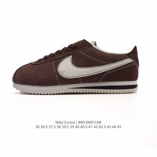 Nike Classic Cortez Nylon 耐克阿甘鞋男女子运动鞋，秉承元年款经典风格，糅合防水鞋面设计，令双足保持干爽舒适。防水锦纶鞋面强势抵御风雨侵