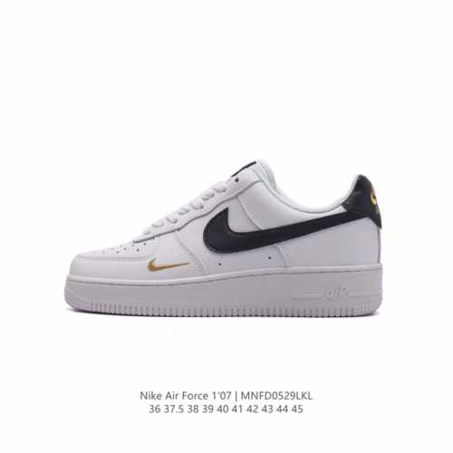 耐克 Nike Air Force 1 ’07 空军一号 Af 1 低帮 厚底增高百搭 休闲运动板鞋。柔软、弹性十足的缓震性能和出色的中底设计，横跨复古与现代的
