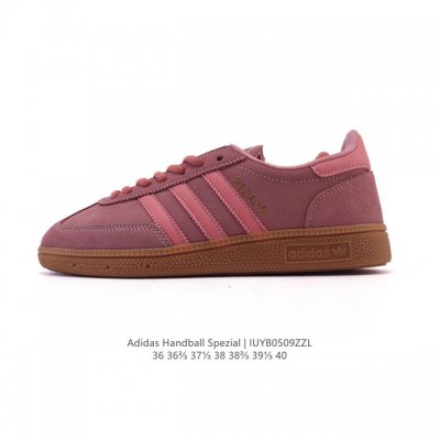 公司级 阿迪达斯 Adidas Handball Spezial 低帮三叶草学院风复古休闲板鞋 德训鞋 橡胶底柔软皮革经典运动鞋板鞋。圆头、缝合拼接设计、正面绑