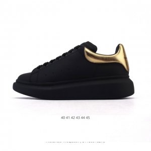 alexandermcqueen 亚历山大 麦昆Mcq 运动小白鞋 厚底增高闪尾光滑牛皮平底鞋休闲鞋 时尚男板鞋潮运动鞋 火爆到大街小巷无人不知 无人不晓的境界