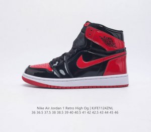 耐克 Nike Air Jordan 1 Retro High Og 乔丹一代篮球鞋复刻运动鞋 皮面高帮板鞋的设计灵感源自运动夹克 带你重温入选球队时刻 采用经