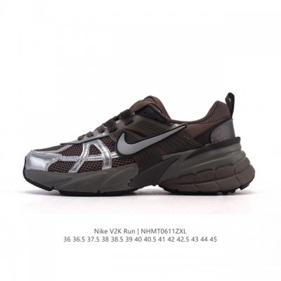 Nike 耐克 V2K Run 减震防滑 复古低帮运动跑步鞋 超火复古跑鞋，采用太空革组合呼吸网眼布鞋面材质，搭载正确4层组合底模，嵌入Tpu加固稳定模块,双层